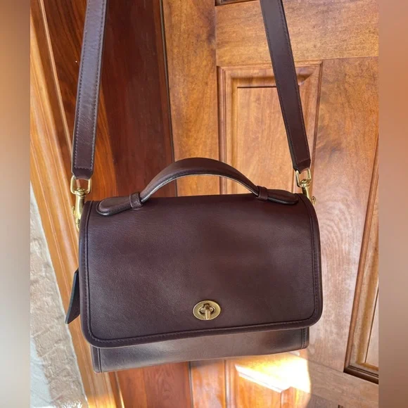 Vintage Coach Court Crossbody | 9870 - Brown Leather - Picture 15 of 16